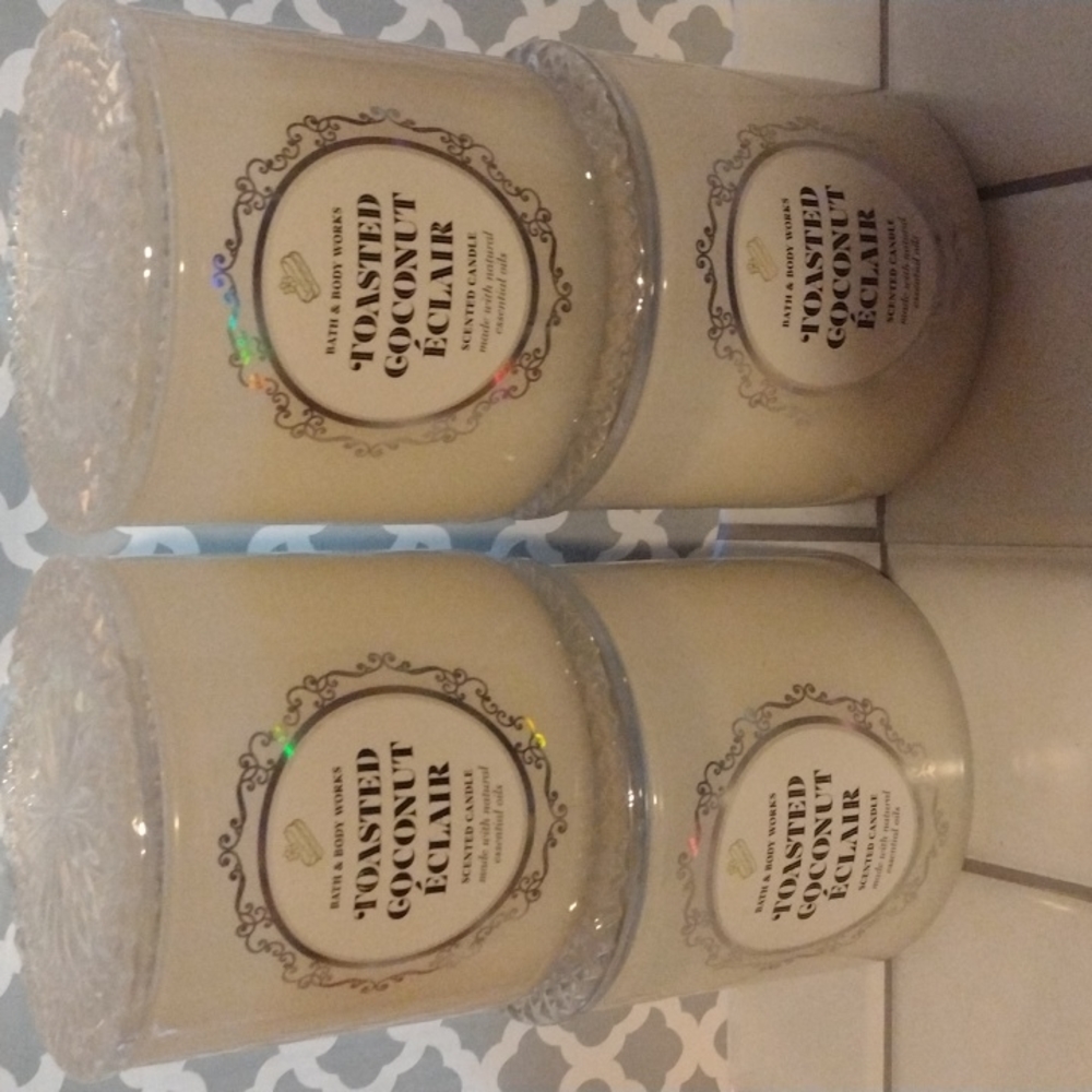 Rare HTF B&BW Toasted Coconut Eclair candles